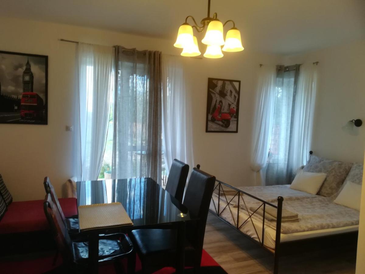Апартаменты Edina Vendeghaz-Денешдиаш Экстерьер фото